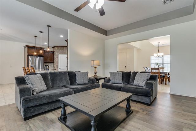 145 Oakridge Drive, Choctaw, OK 73020