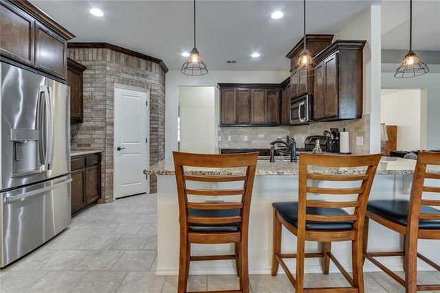 145 Oakridge Drive, Choctaw, OK 73020