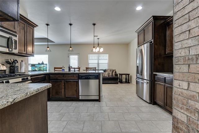 145 Oakridge Drive, Choctaw, OK 73020