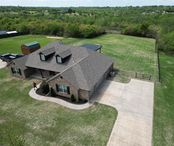 145 Oakridge Drive, Choctaw, OK 73020
