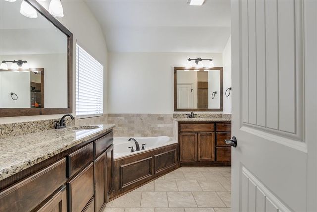 145 Oakridge Drive, Choctaw, OK 73020