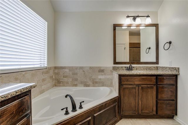 145 Oakridge Drive, Choctaw, OK 73020