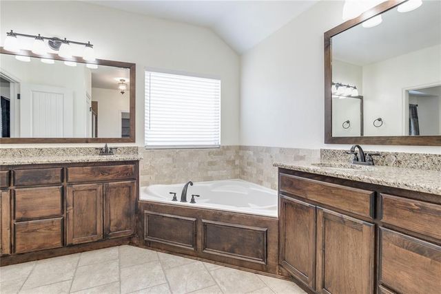 145 Oakridge Drive, Choctaw, OK 73020