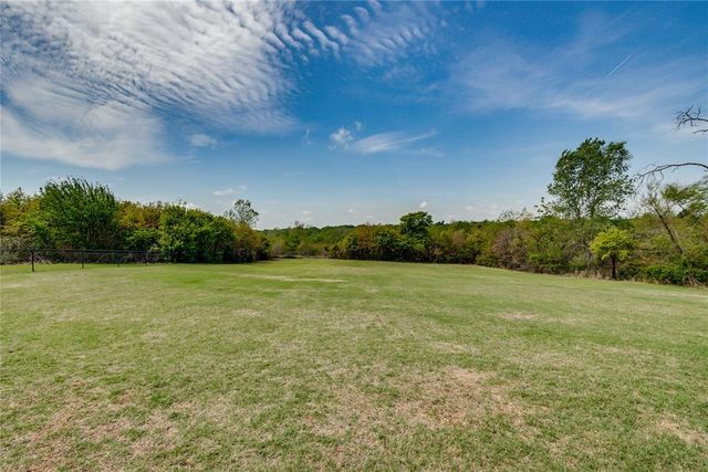 145 Oakridge Drive, Choctaw, OK 73020
