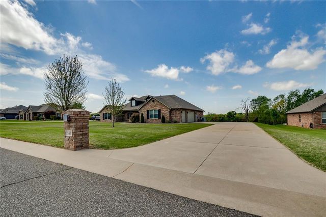 145 Oakridge Drive, Choctaw, OK 73020