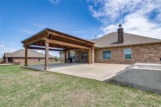 145 Oakridge Drive, Choctaw, OK 73020