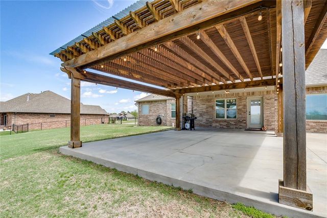 145 Oakridge Drive, Choctaw, OK 73020