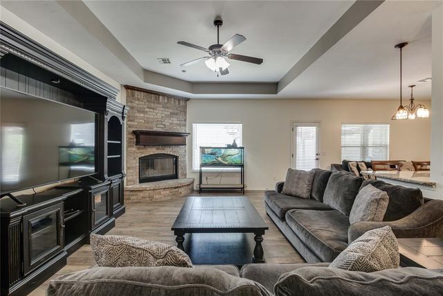 145 Oakridge Drive, Choctaw, OK 73020