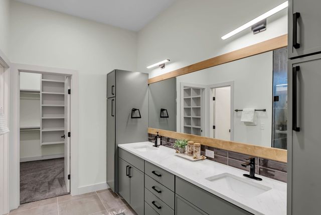 5970 Forbes Ct., Bel Aire, KS 67220