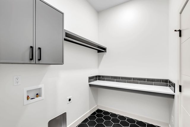 5970 Forbes Ct., Bel Aire, KS 67220