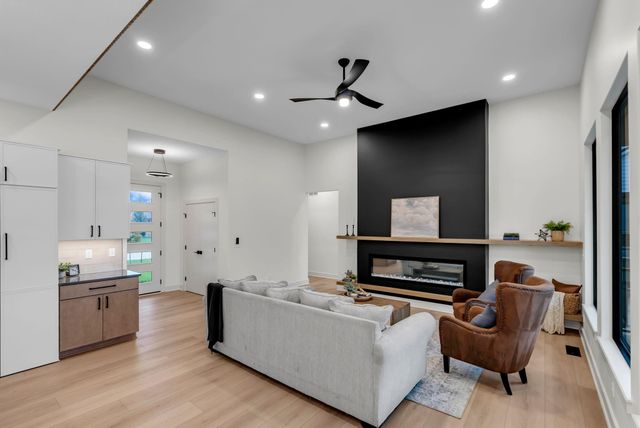 5970 Forbes Ct., Bel Aire, KS 67220