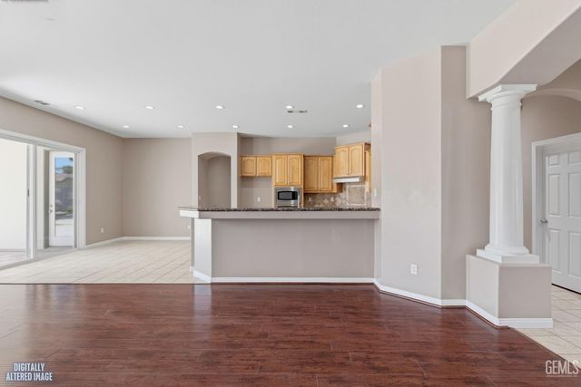 13309 Giro Drive, Bakersfield, CA 93314