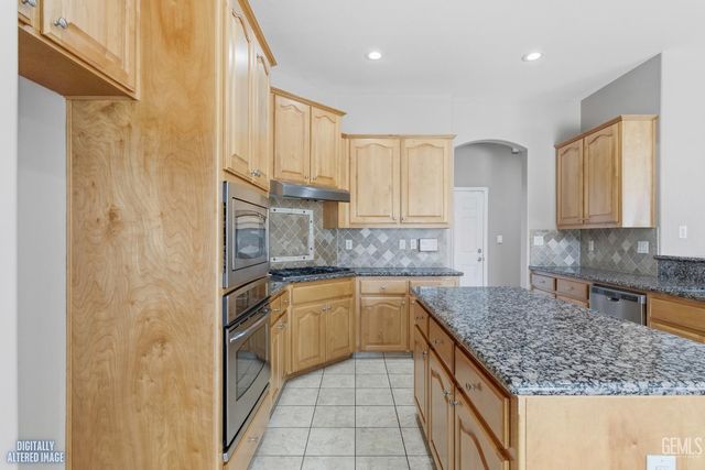 13309 Giro Drive, Bakersfield, CA 93314