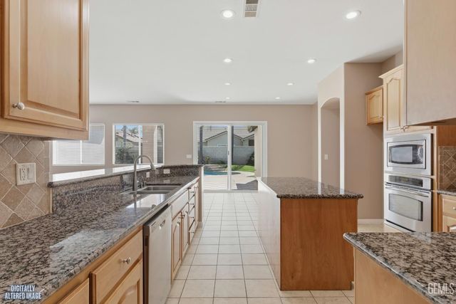 13309 Giro Drive, Bakersfield, CA 93314