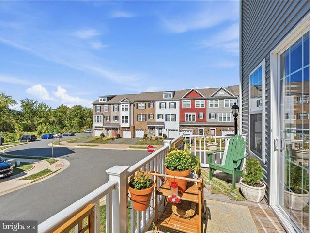 6300 BERKLEY BRIDGE PL, Haymarket, VA 20169