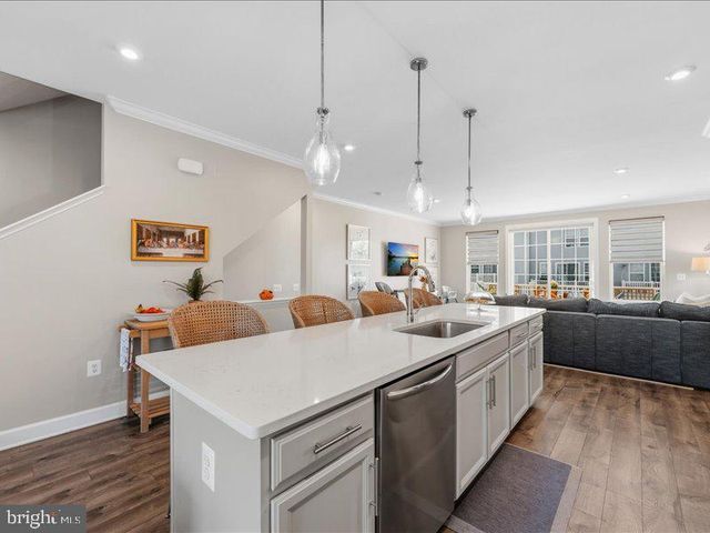 6300 BERKLEY BRIDGE PL, Haymarket, VA 20169