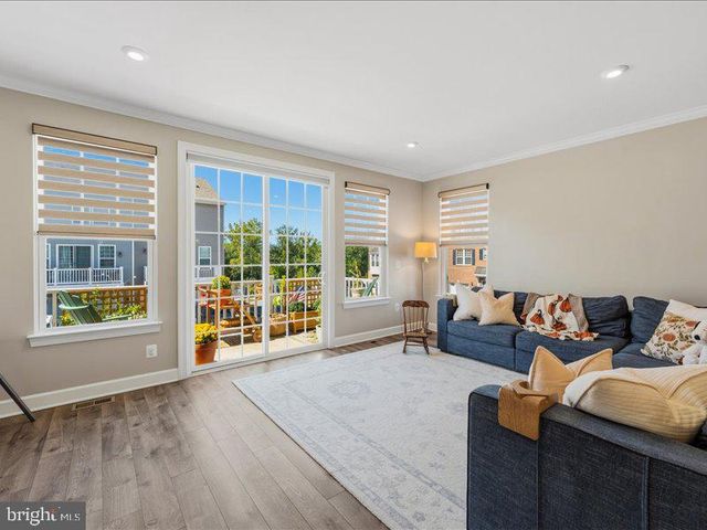 6300 BERKLEY BRIDGE PL, Haymarket, VA 20169