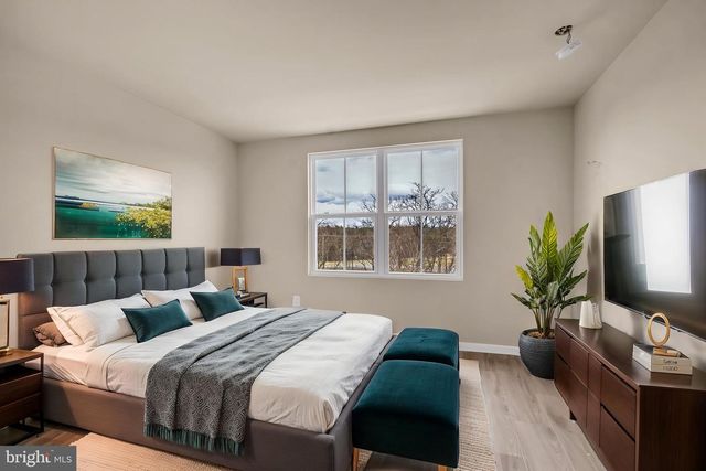 307 WILLIAMS ST, Strasburg, VA 22657