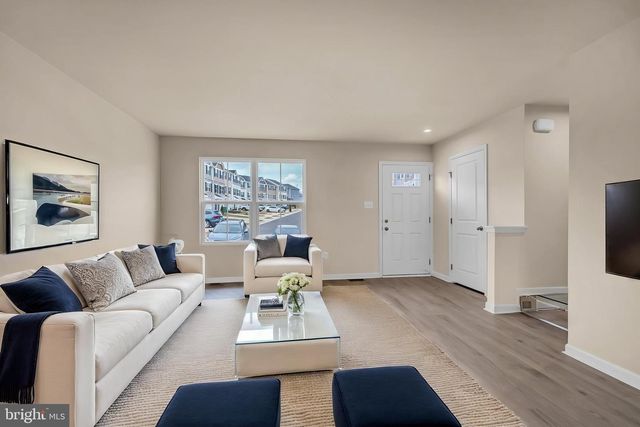 307 WILLIAMS ST, Strasburg, VA 22657