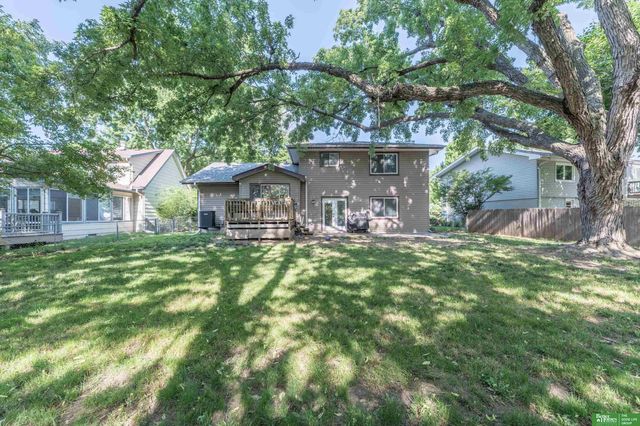 1011 Bluff Street, Bellevue, NE 68005