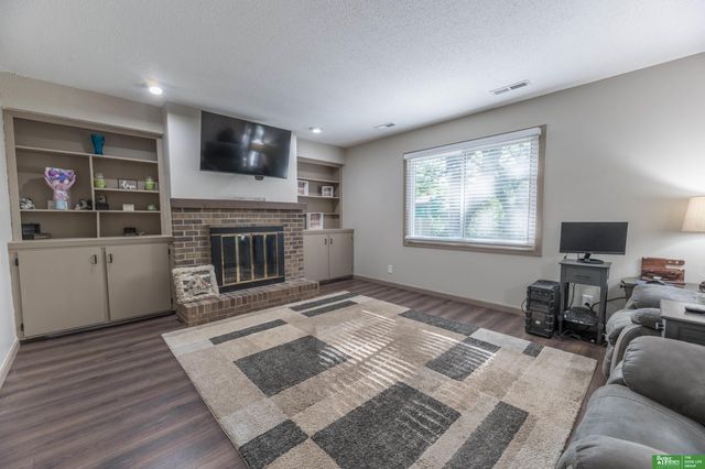 1011 Bluff Street, Bellevue, NE 68005
