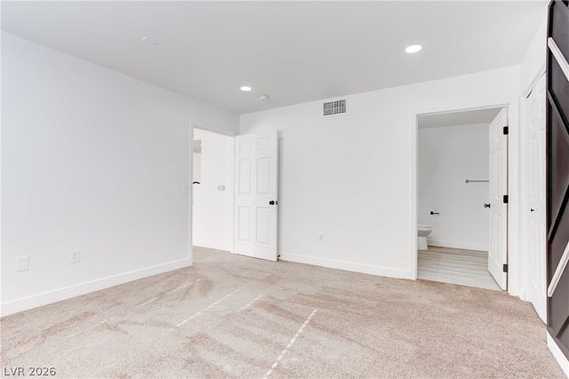 5792 Ambassador Avenue 102, Las Vegas, NV 89122