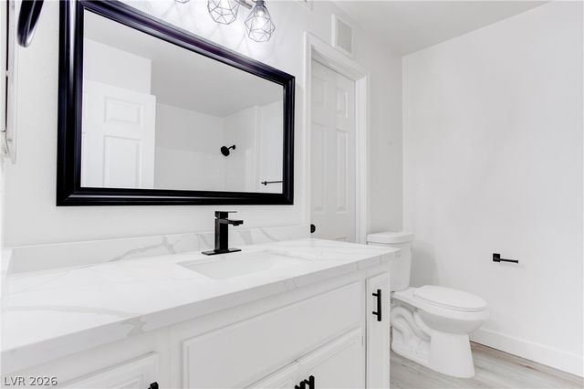 5792 Ambassador Avenue 102, Las Vegas, NV 89122