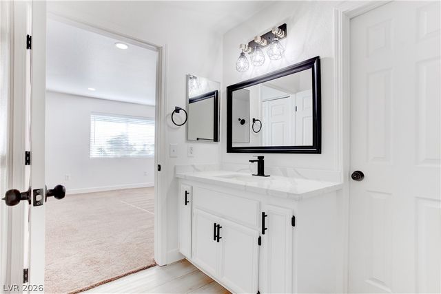 5792 Ambassador Avenue 102, Las Vegas, NV 89122