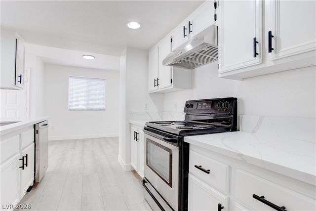 5792 Ambassador Avenue 102, Las Vegas, NV 89122