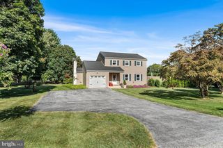 1 SOMERSET DR, Coatesville, PA 19320