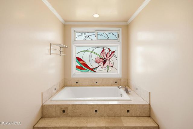 5180 Lafitte Drive, Oak Park, CA 91377
