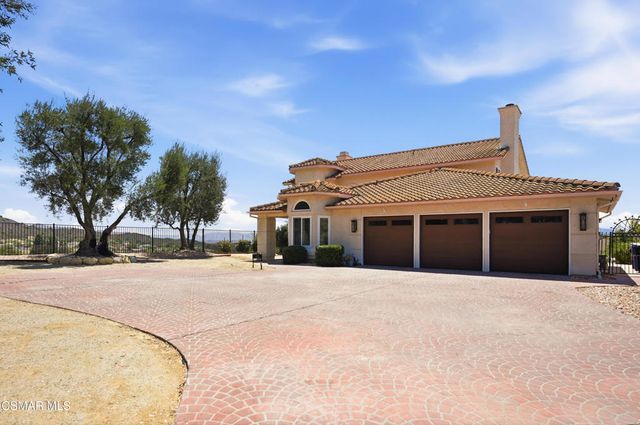 5180 Lafitte Drive, Oak Park, CA 91377