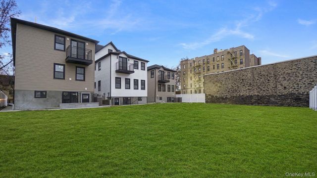 338 E 234th Street, Bronx, NY 10470