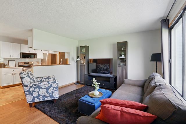 111 96th Lane NE, Blaine, MN 55434