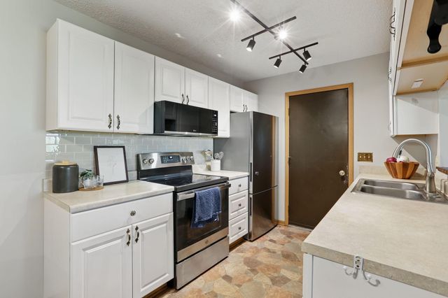 111 96th Lane NE, Blaine, MN 55434