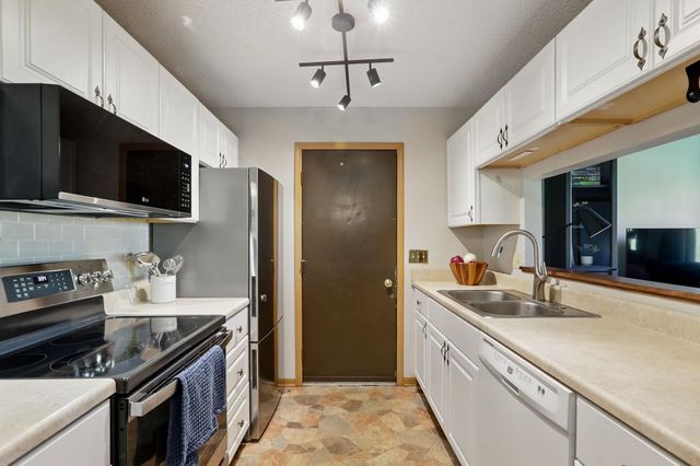 111 96th Lane NE, Blaine, MN 55434