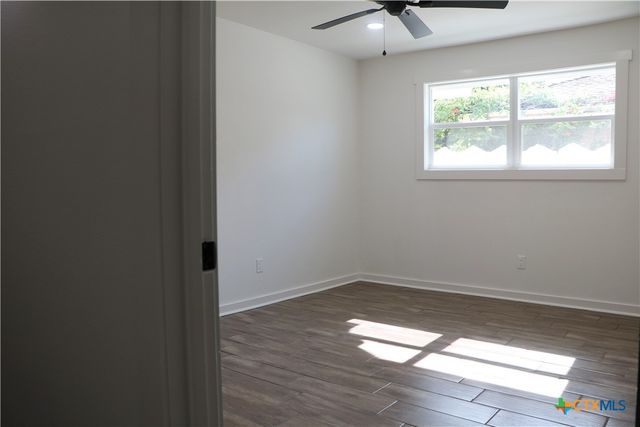 2704 Loma Vista, Victoria, TX 77901