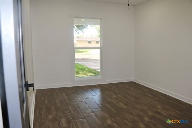 2704 Loma Vista, Victoria, TX 77901