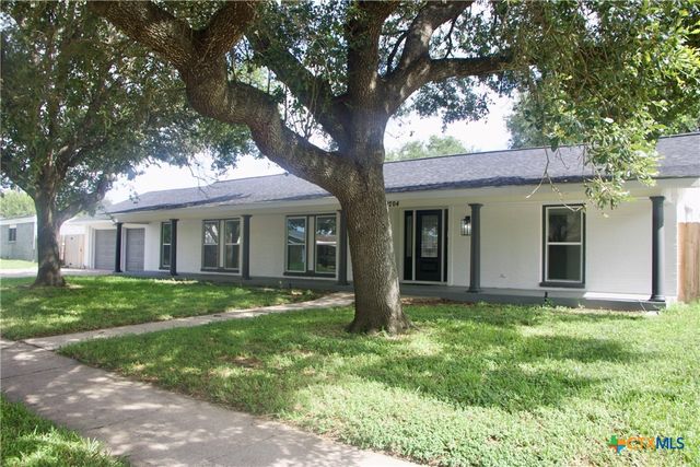 2704 Loma Vista, Victoria, TX 77901