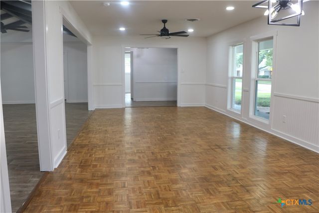 2704 Loma Vista, Victoria, TX 77901