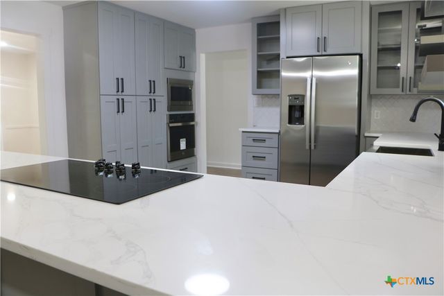 2704 Loma Vista, Victoria, TX 77901