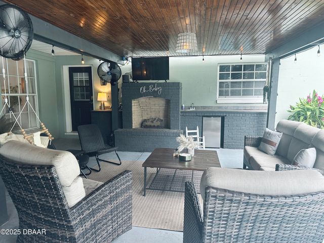 1608 N Halifax Avenue, Daytona Beach, FL 32118