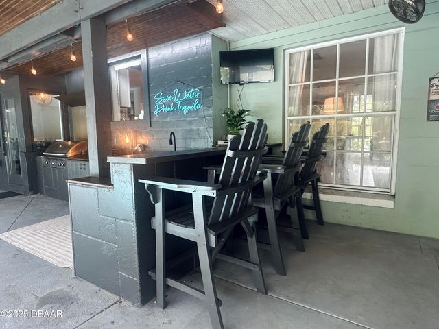 1608 N Halifax Avenue, Daytona Beach, FL 32118