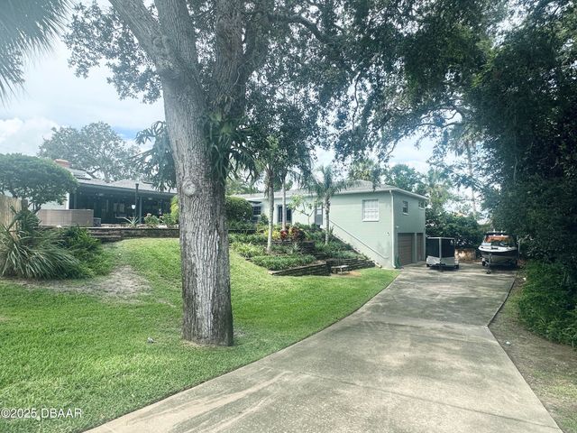 1608 N Halifax Avenue, Daytona Beach, FL 32118
