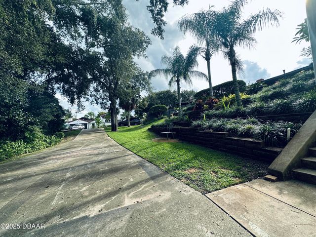 1608 N Halifax Avenue, Daytona Beach, FL 32118