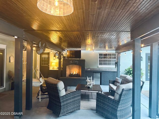 1608 N Halifax Avenue, Daytona Beach, FL 32118