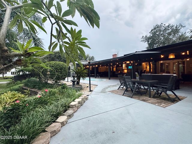 1608 N Halifax Avenue, Daytona Beach, FL 32118