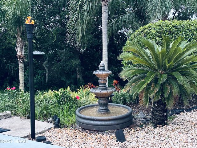 1608 N Halifax Avenue, Daytona Beach, FL 32118