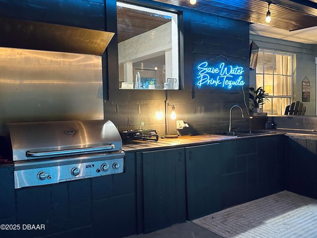 1608 N Halifax Avenue, Daytona Beach, FL 32118