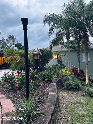 1608 N Halifax Avenue, Daytona Beach, FL 32118